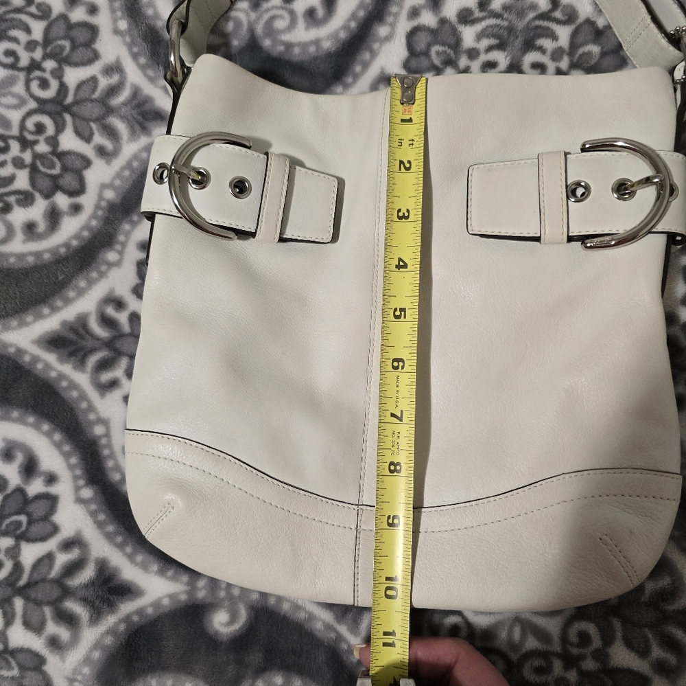 White Coach Shoulder Bag - Picture 5 of 9
